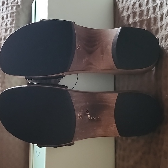 Fendi Clogs Size 37 - Picture 2 of 7